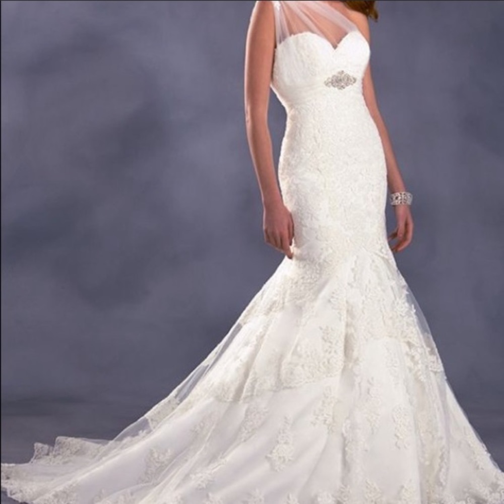 AlfredAngelo Pocahontas wedding dress*MAKE OFFER**
